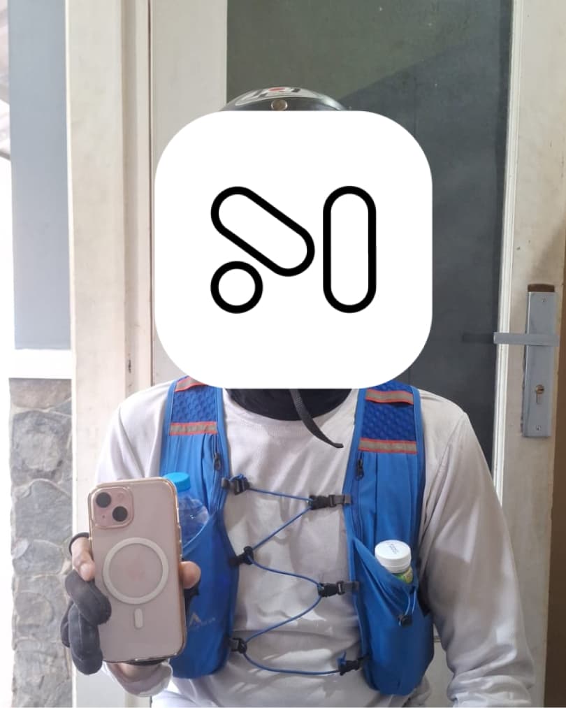Pelanggan Menyewa™ bersama unit iPhone yang disewa (9)